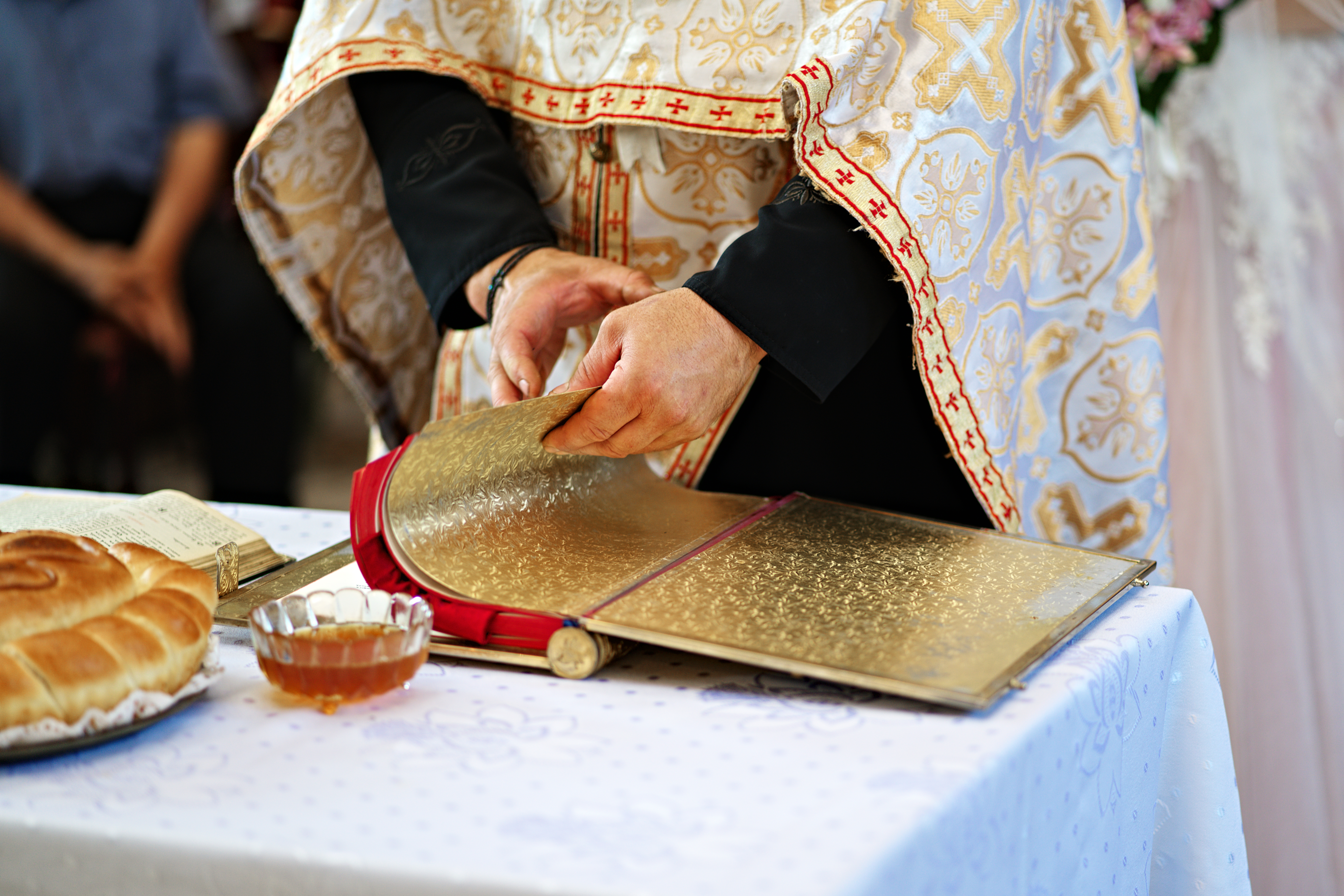 Lăsatul secului de carne 2026: Ce alimente se mănâncă. Obiceiuri interzise înainte de Postul Paștelui