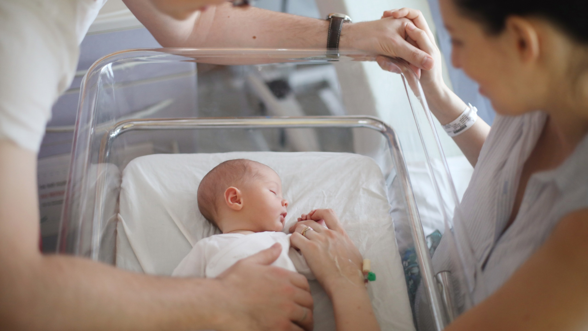 Din secția de neonatologie la pediatrie - de ce este importantă îngrijirea integrată pentru nou-născuți?