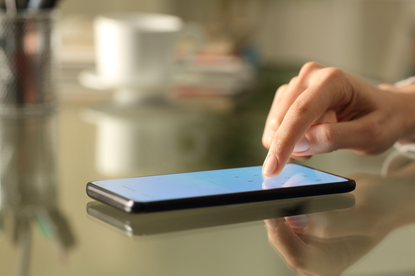 Avertisment ANCOM: Portarea numărului de telefon poate aduce penalități românilor care își schimbă furnizorul