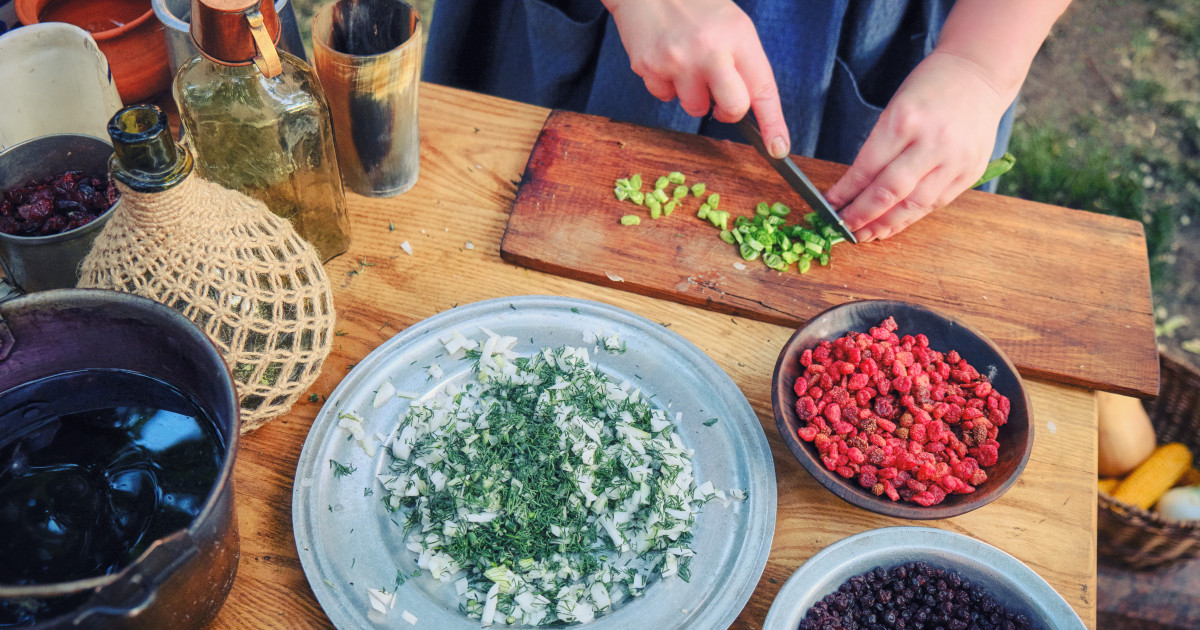 „Superalimentele” românești care susțin imunitatea și reduc inflamația. Specialiștii explică ce produse înlocuiesc variantele procesate