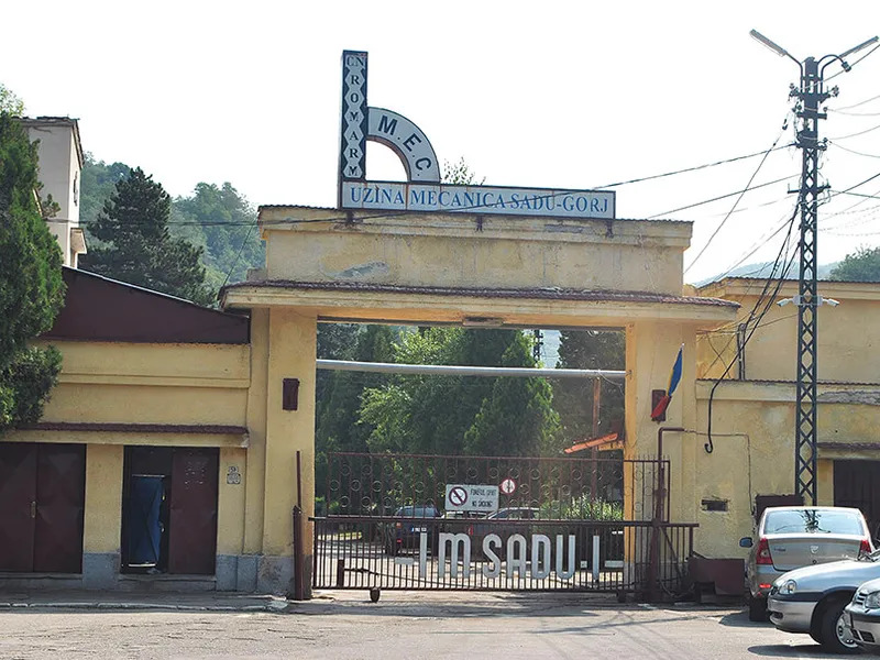 Un fost șef al poliției din Gorj, pensionar special, numit la conducerea fabricii de armament Sadu. Explicațiile ministrului Economiei