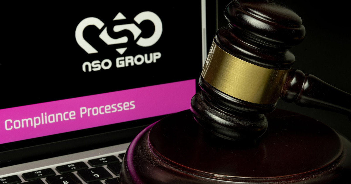 Doi foști șefi ai serviciilor de securitate poloneze, puși sub acuzare pentru folosirea ilegală a... Kép