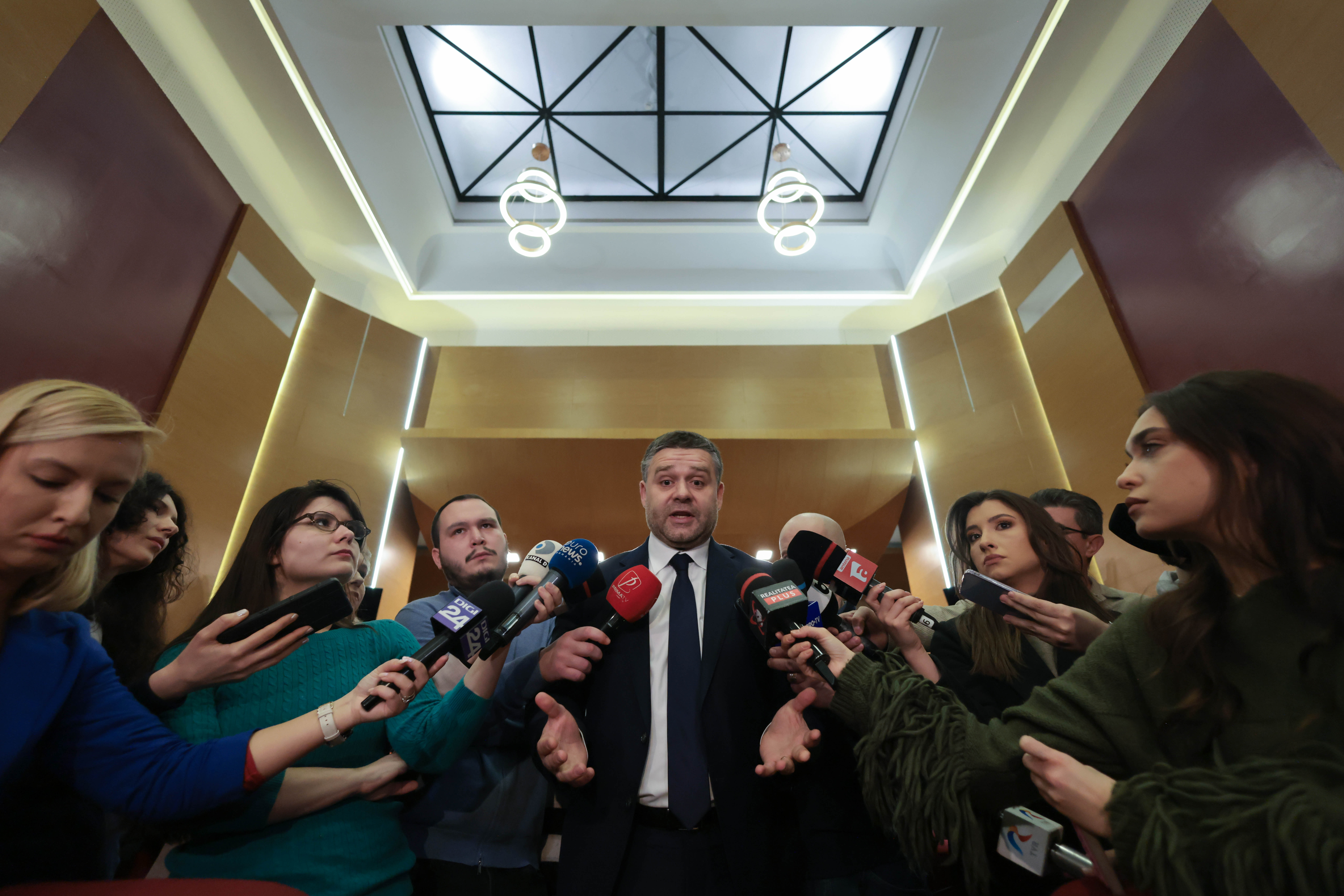 Ciprian Ciucu și zăpada din București: jurnaliștii se isterizează, primarii intră în vrie, sarea în exces distruge asfaltul