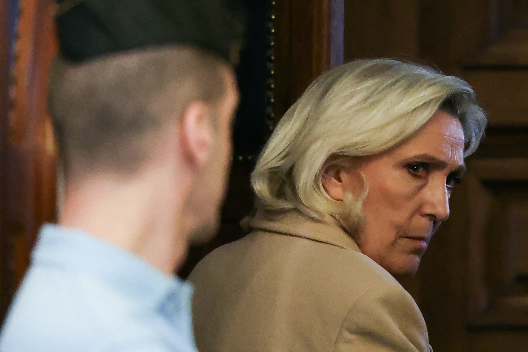 Marine Le Pen: Nu voi candida la președinție purtând o brățară electronică la gleznă