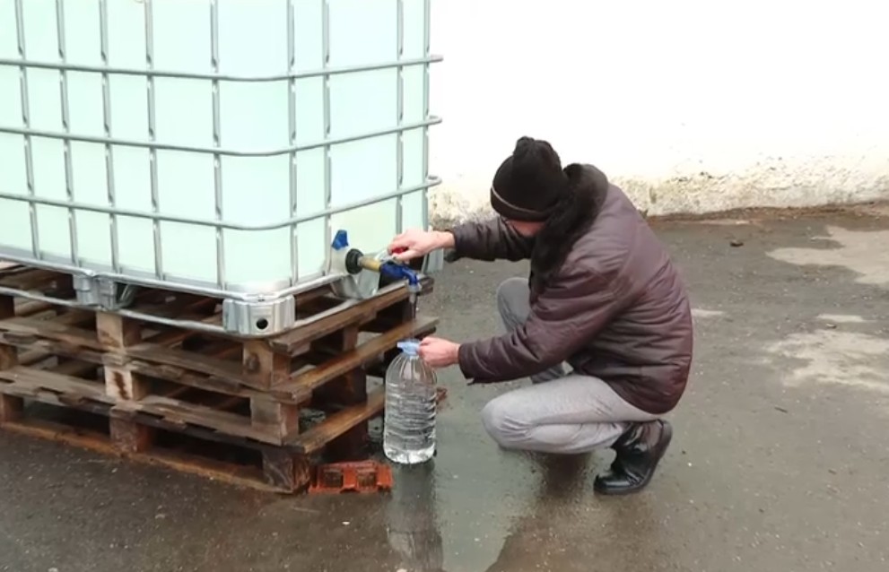 Guvernul intervine în cazul crizei de la Curtea de Argeș: Primăria va putea înlocui filtrele și instalația de la stația de apă