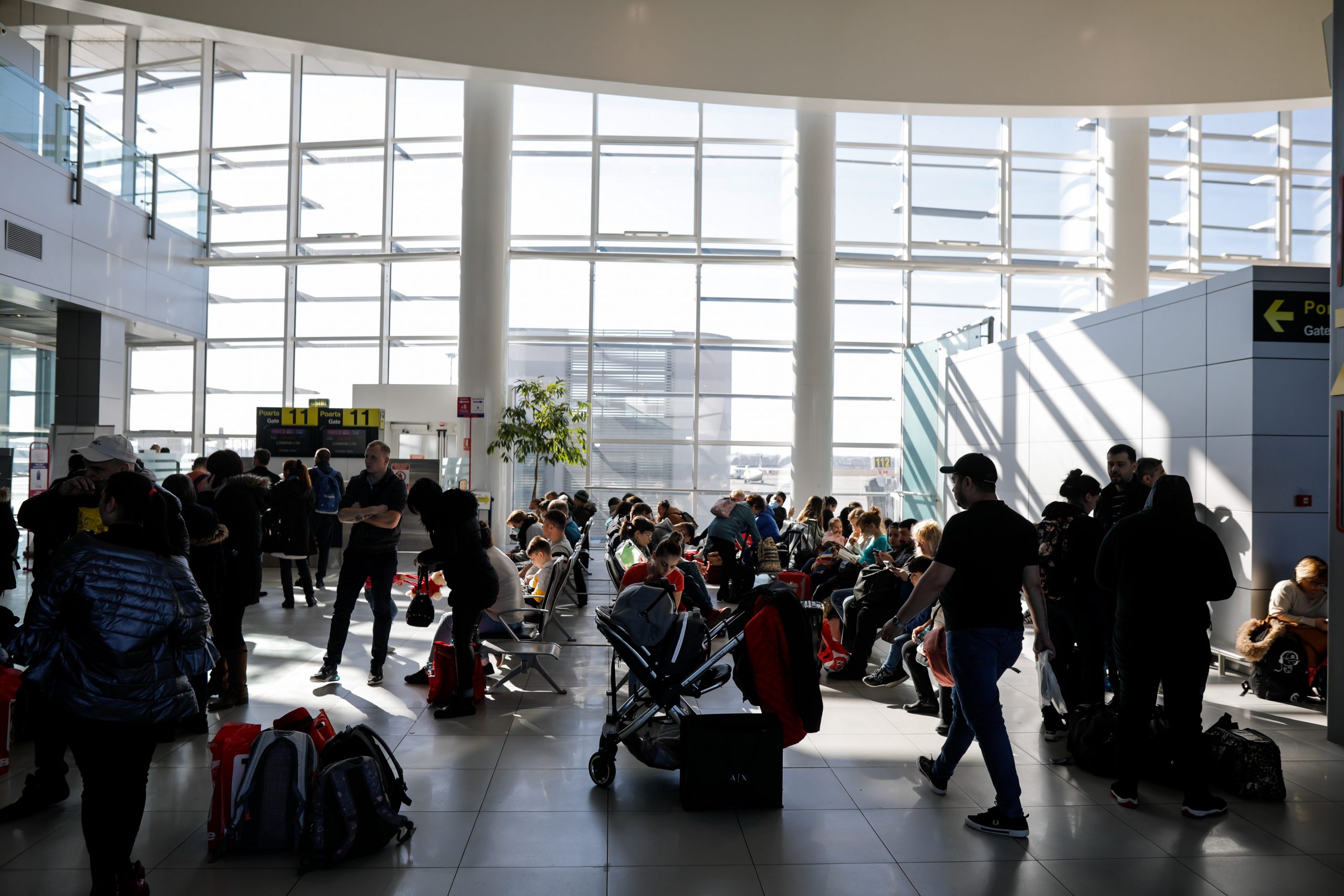 Ministerul Transporturilor avertizează românii să își anuleze călătoriile către Israel sau statele limitrofe