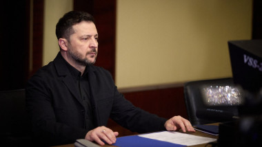 Le président Volodymyr Zelensky et la Première dame Olena Zelenska, accompagnés de dirigeants et de parlementaires européens, des dirigeants de l'Union européenne et des commissaires européens, ont rendu hommage aux défense