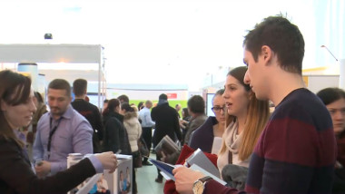 tineri targ de joburi