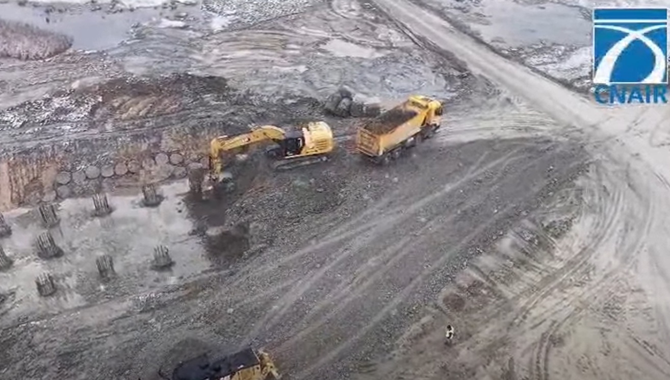 Lucrări la unul din cele mai complexe noduri rutiere din România. Sunt mobilizați 300 de muncitori și 75 de utilaje