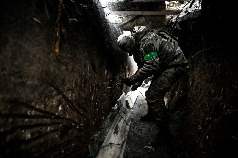 soldat artilerie ucraina