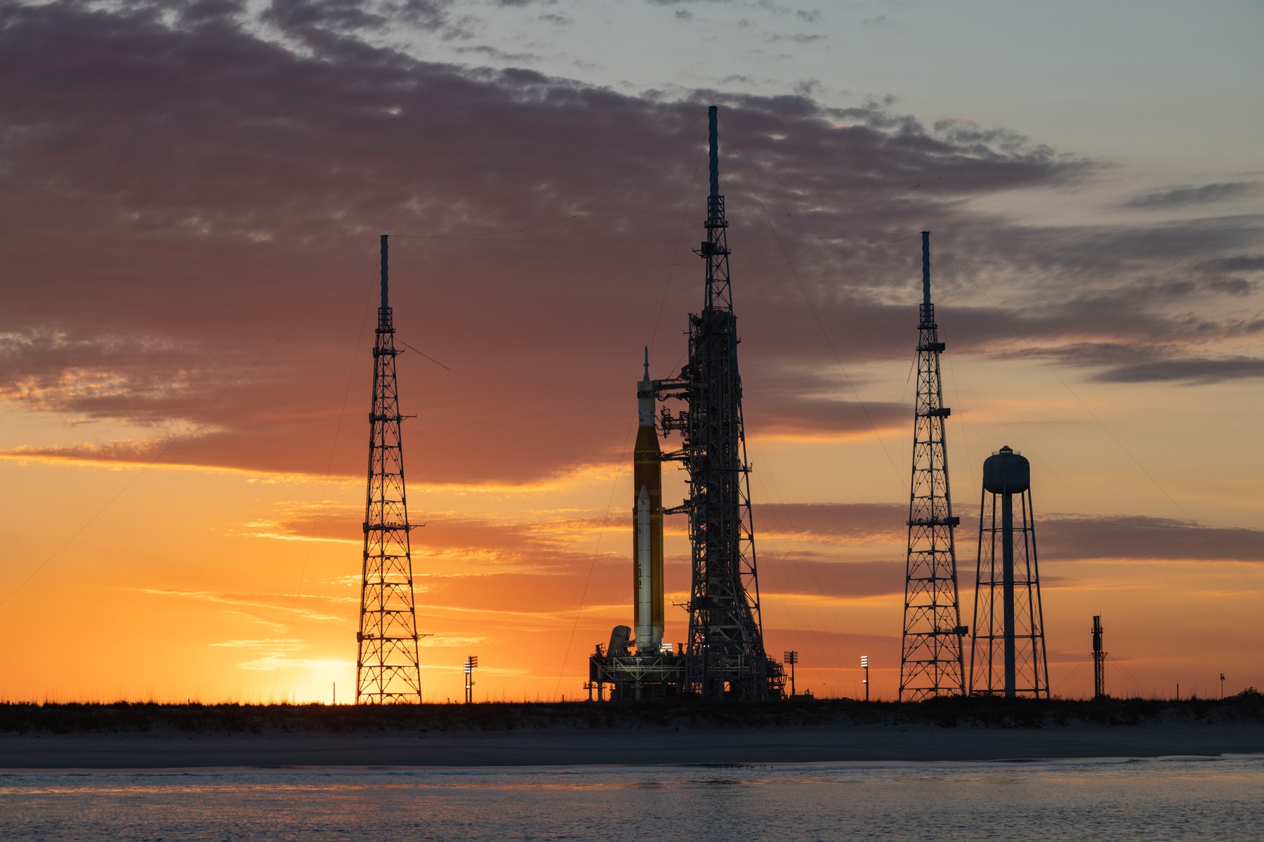 Planurile NASA pentru revenirea pe Lună, date peste cap. Misiunea Artemis II, amânată din nou