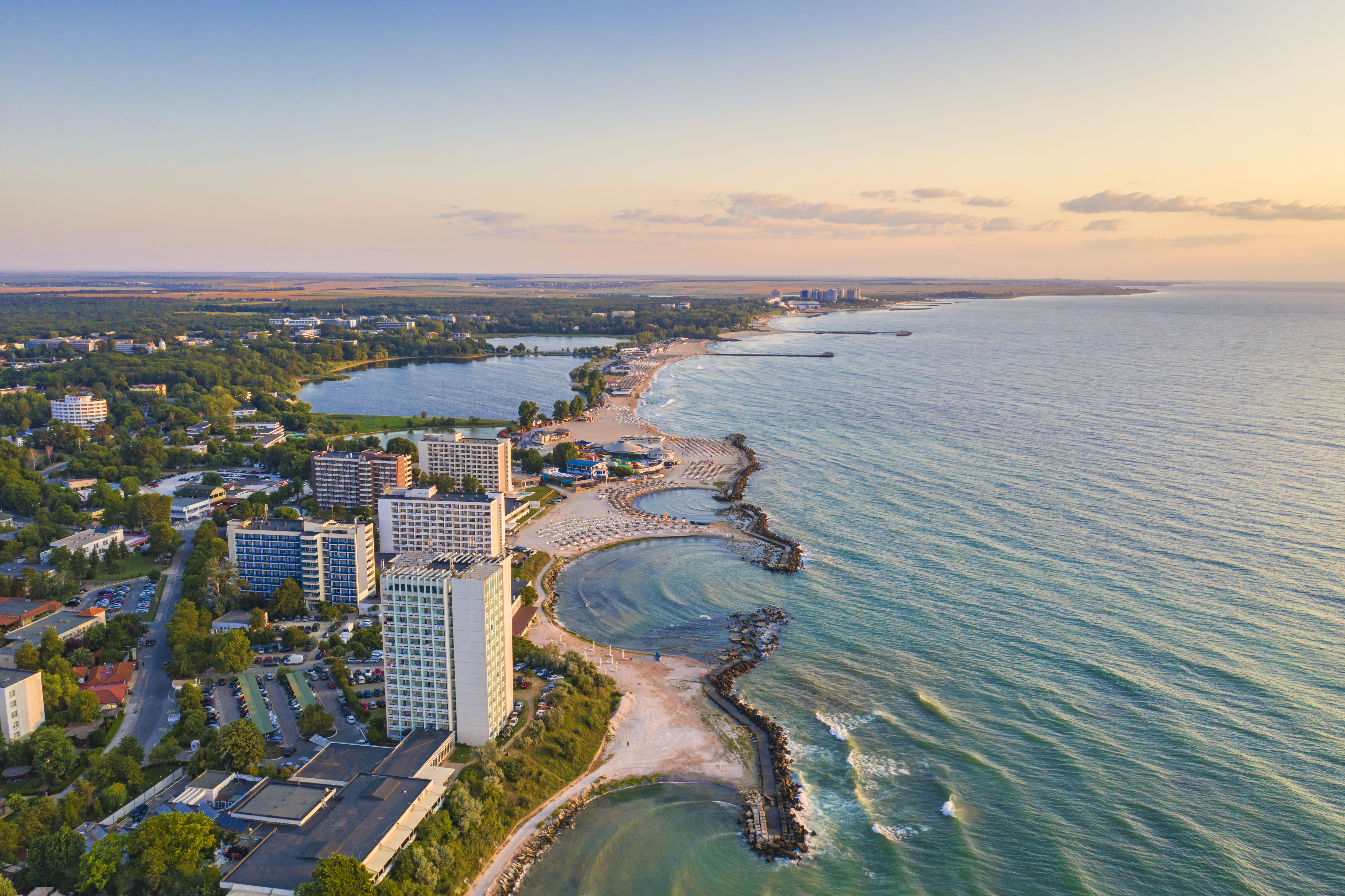 Camera Deputaților a adoptat legea care definește oficial „resortul turistic”. Ce înseamnă și ce condiții trebuie să îndeplinească