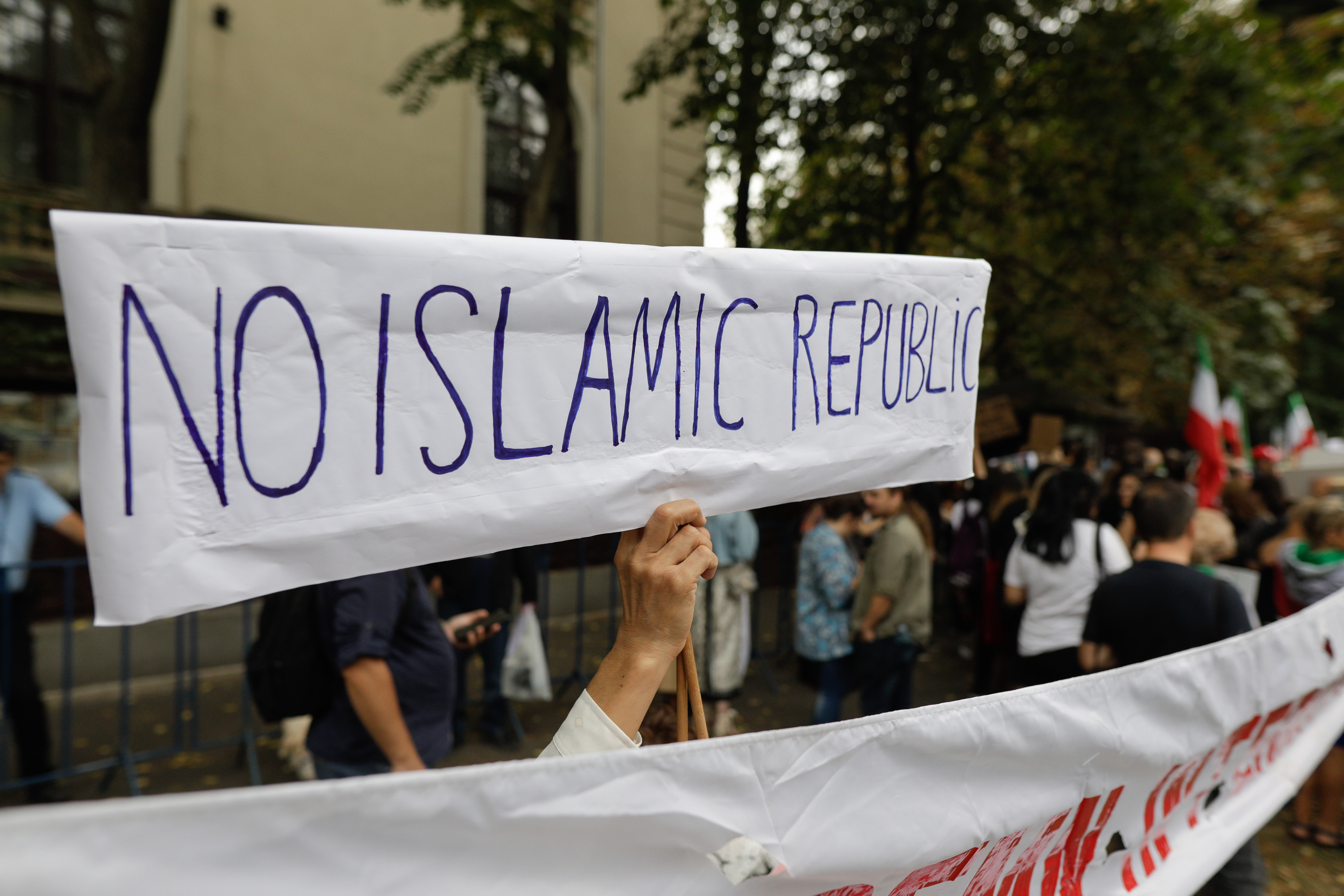 Medic iranian stabilit în România: „Mojtaba Khamenei este mai fanatic decât tatăl său”. Ce spune despre răsturnarea regimului din Iran