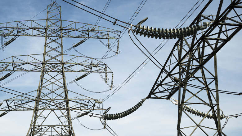stalpi de electricitate