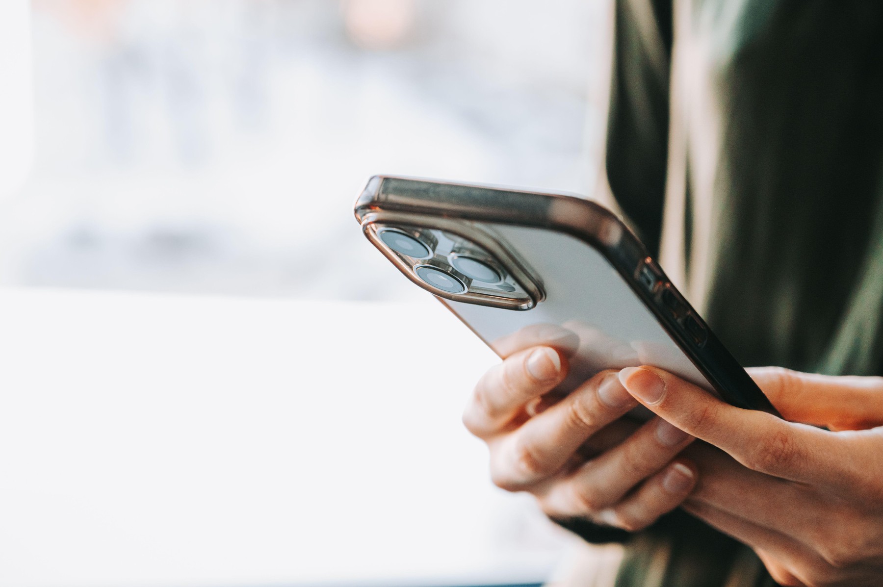 Studiu despre dezinformare: unu din cinci rapoarte trimise către platformele sociale este ignorat de acestea