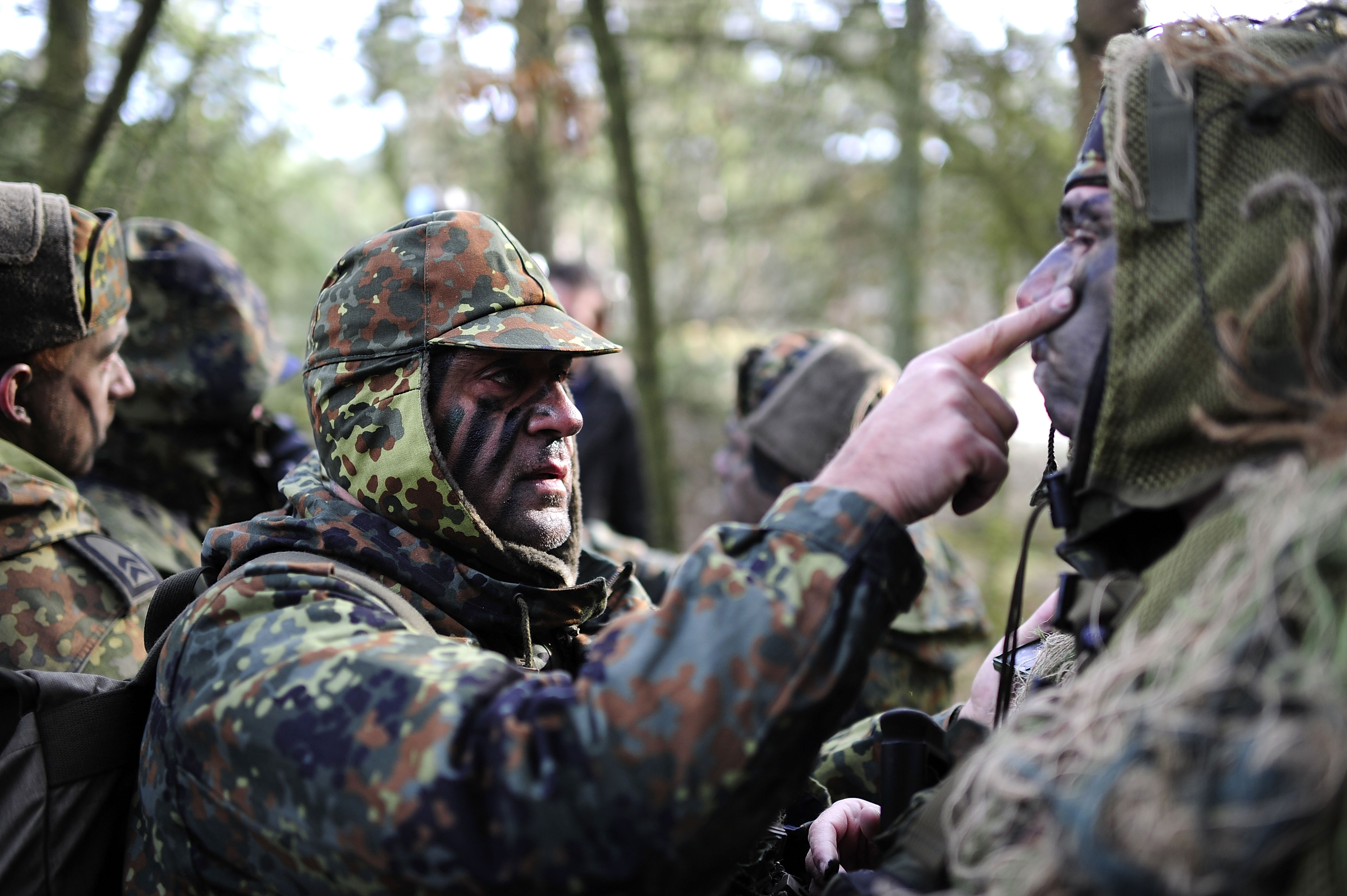 Kurzii, între dorința de revoltă și frica de represalii. Cum a influențat Trump decizia de a rămâne în afara războiului (Reuters)