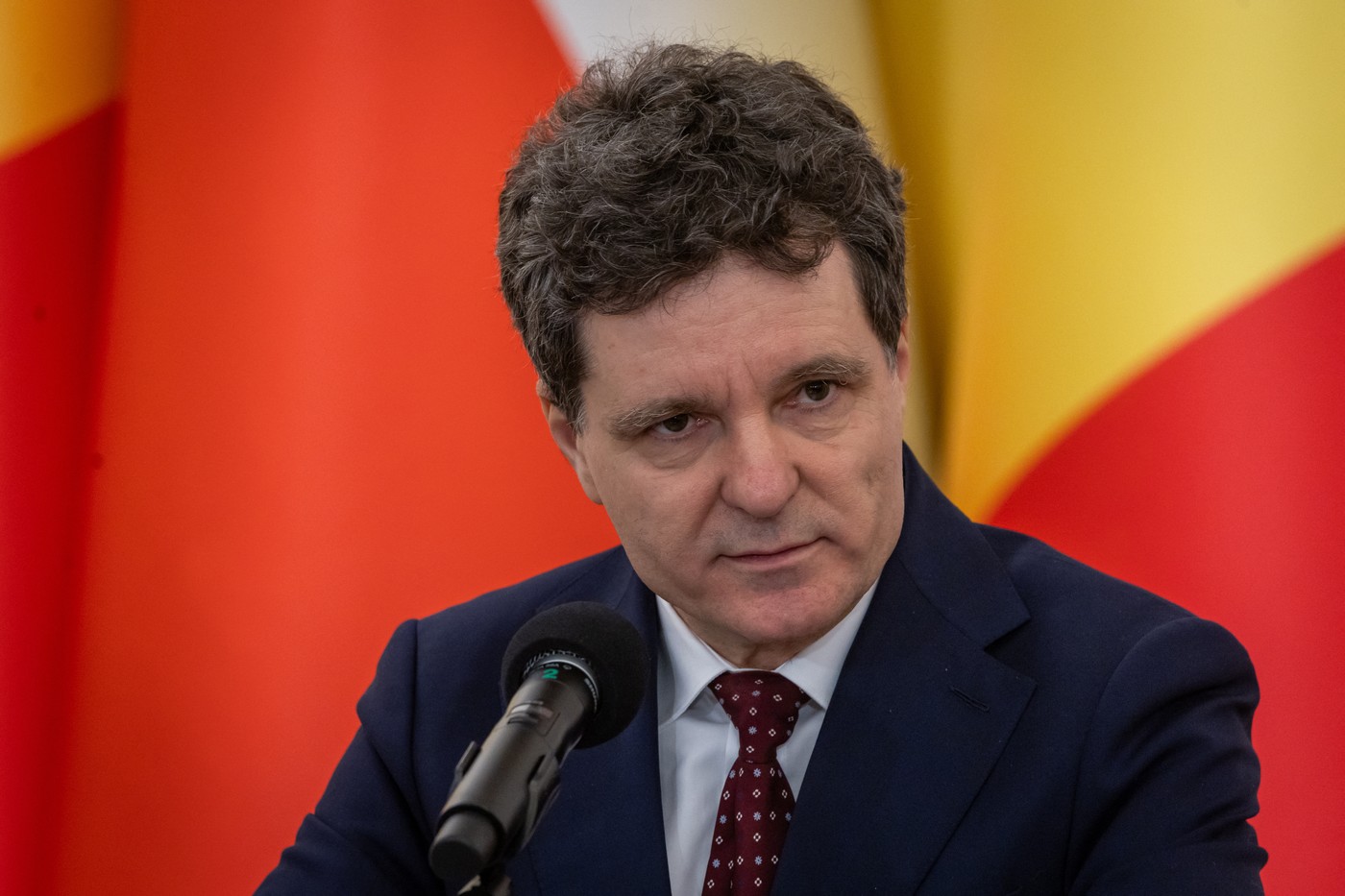 Nicușor Dan, la postul de televiziune din Polonia: „SUA pot lupta în Orientul Mijlociu păstrând în același timp forțele în Europa”