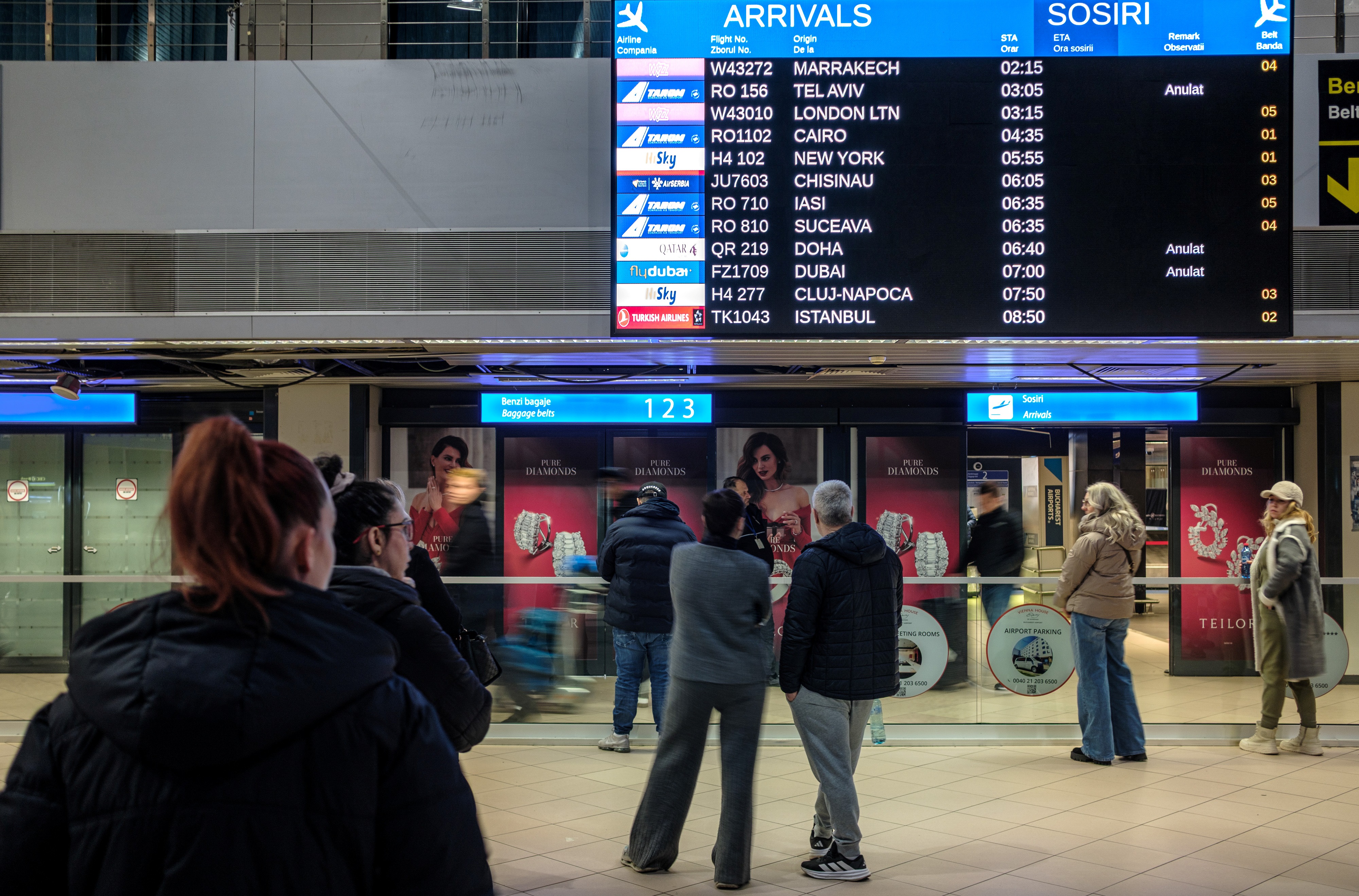 Zbor de repatriere organizat de MAE: Un avion cu 180 de pasageri, inclusiv 94 de copii români, a decolat din Oman