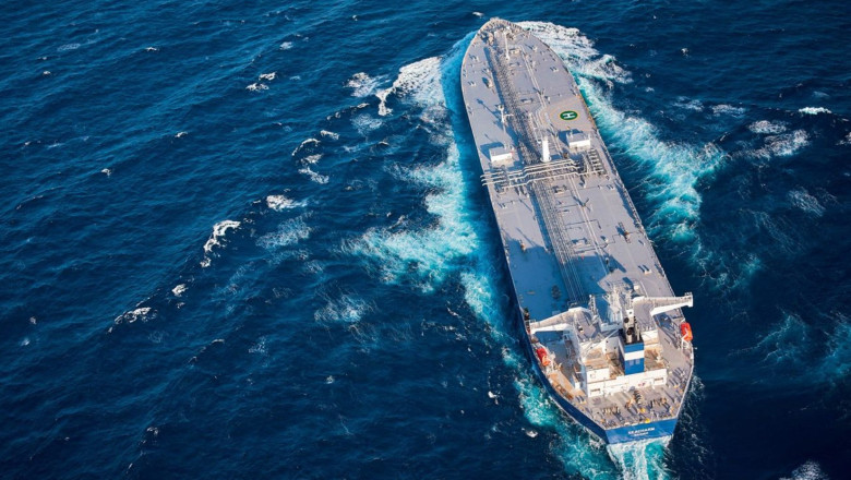 petrolier în ocean