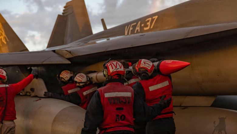 avion de vanatoare sua mecanici