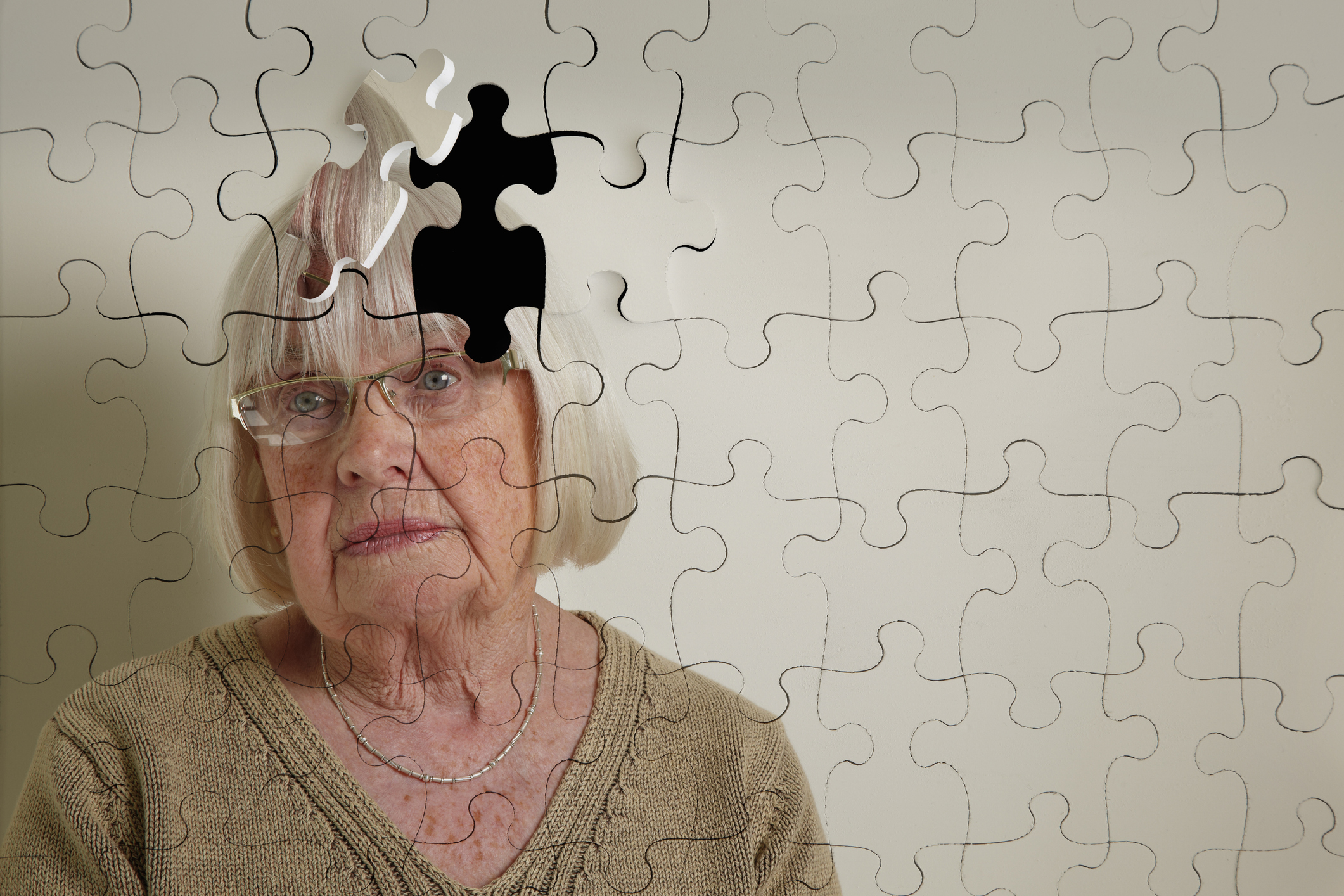 Cercetătorii au descoperit un factor care declanşează boala Alzheimer şi cum poate fi neutralizat