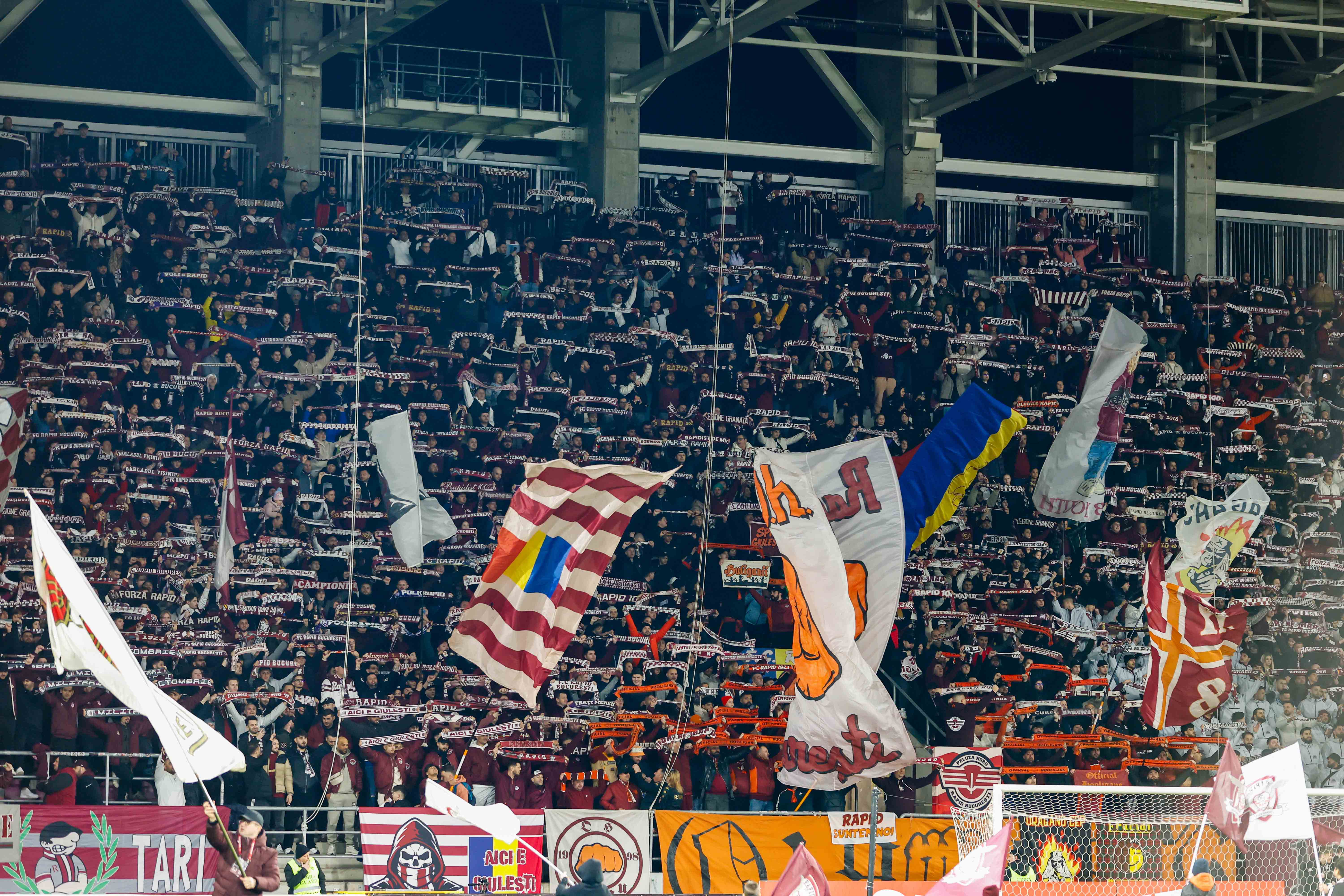 Incident cu gaze lacrimogene în timpul meciului Rapid – Universitatea Craiova. Jandarmii au declanșat accidental un pulverizator