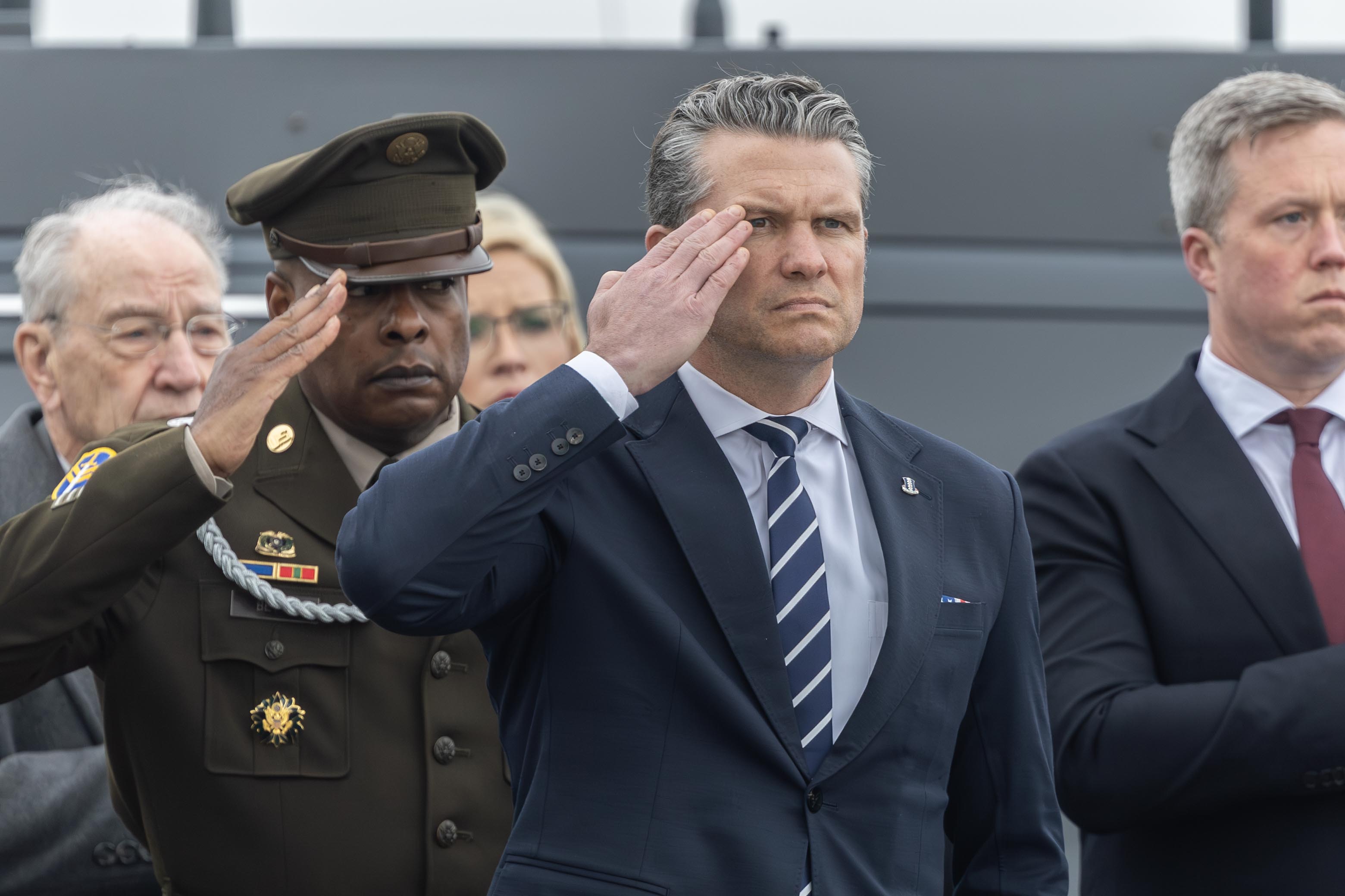 Pete Hegseth: „Nu poți câştiga un război dacă le spui adversarilor ceea ce eşti sau nu eşti pregătit să faci, inclusiv un atac la sol”