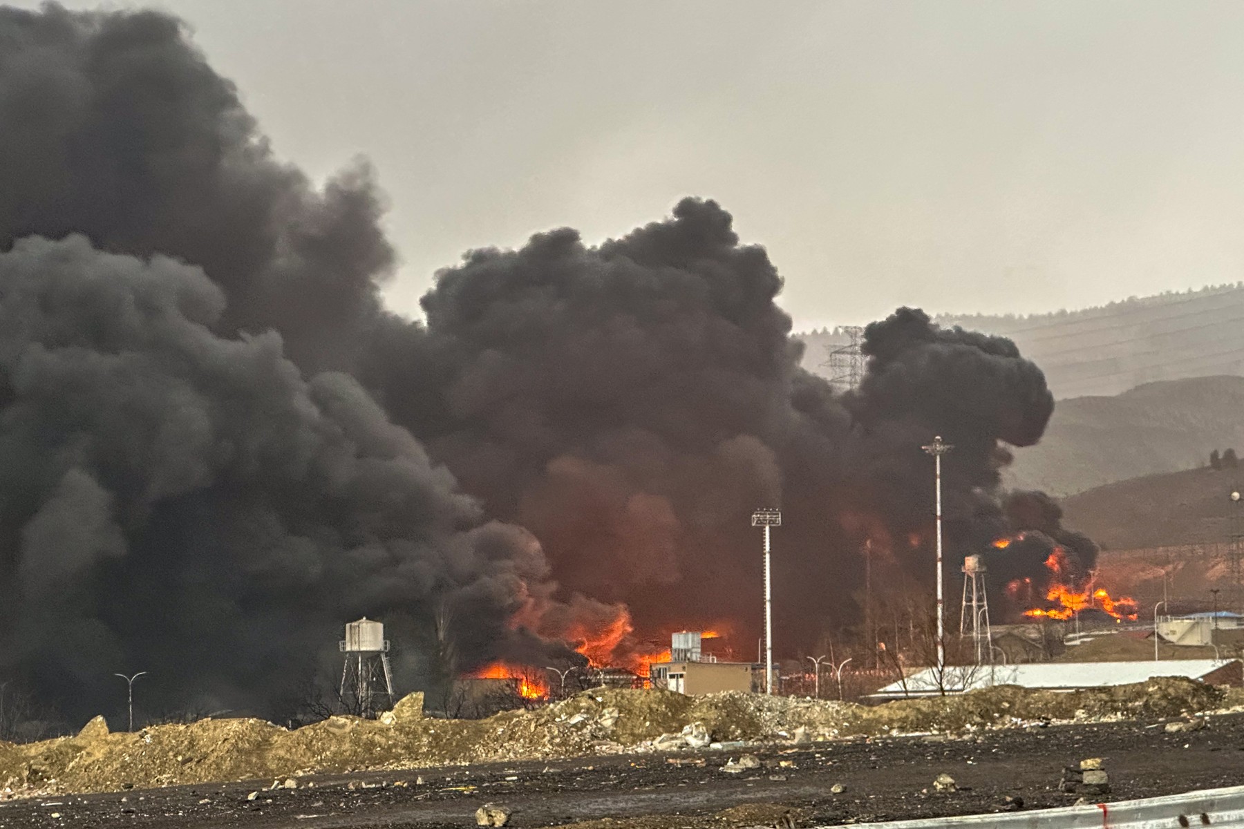 Iranul amenință că blocada petrolieră va continua până la oprirea atacurilor. Garda Revoluționară: Încheierea războiului o decidem noi