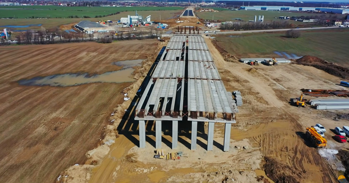 Când ar putea fi inaugurați primii kilometri din lotul 1 al Autostrăzii Bucureștiului A0 Nord Kép