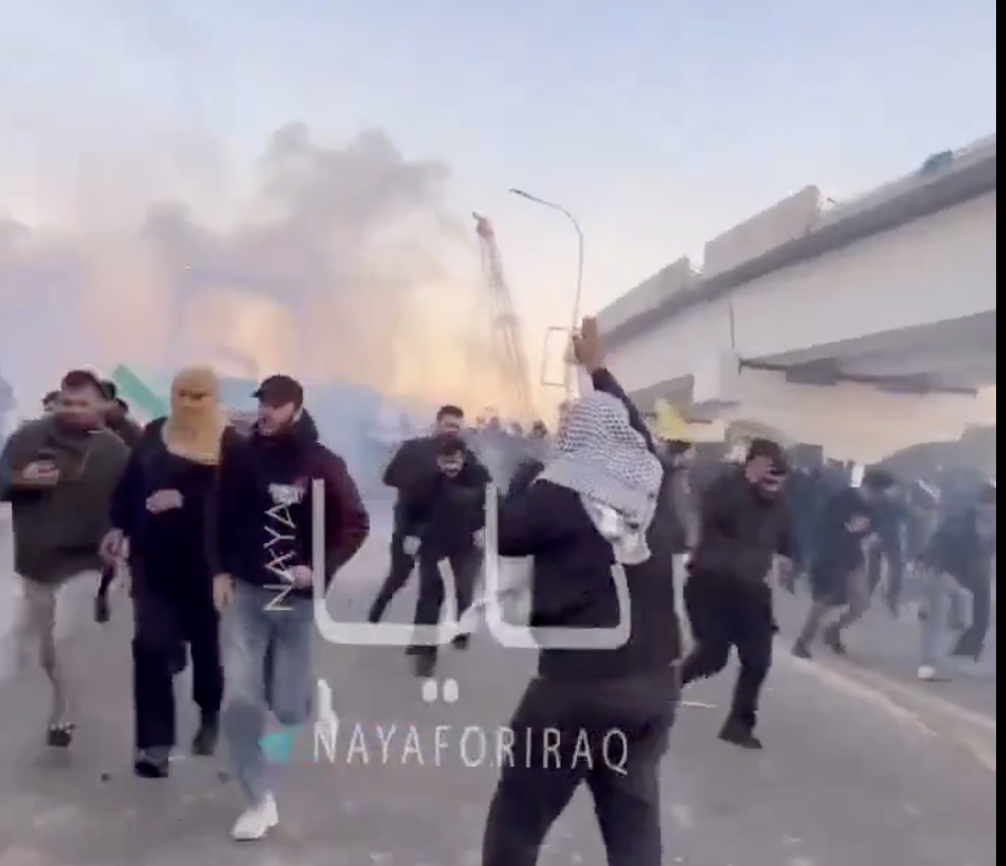 Irak: protestatarii încearcă să ia cu asalt Zona Verde, unde își are sediul ambasada SUA în Bagdad