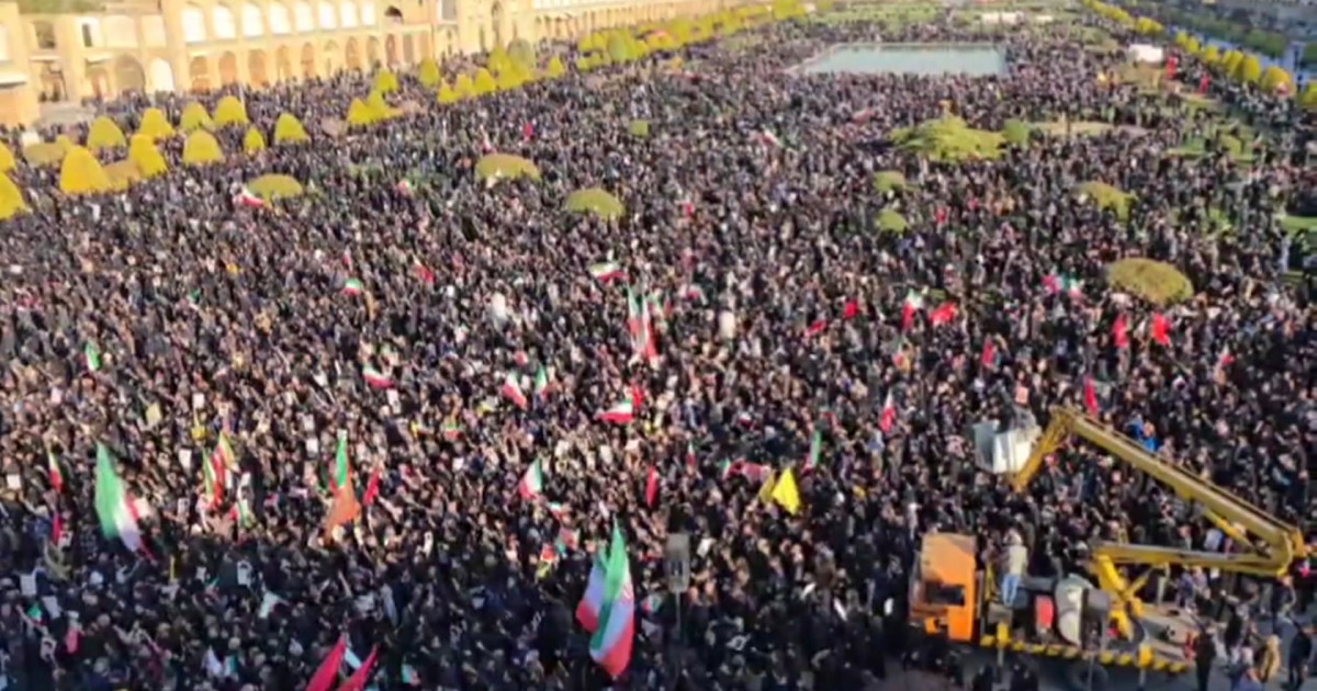 Mii de iranieni protestează după moartea lui Khamenei