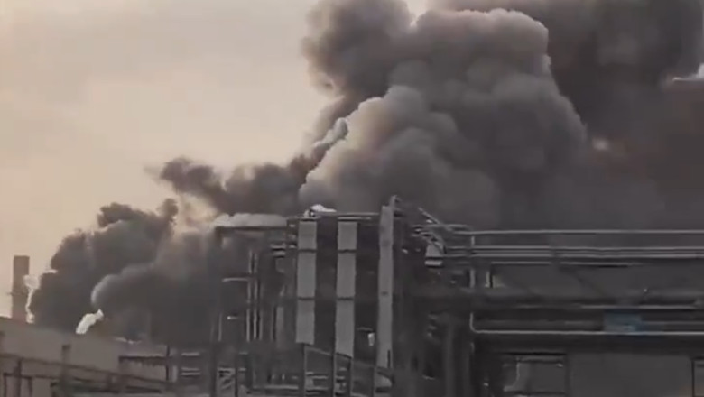 incendiu la rafinarie