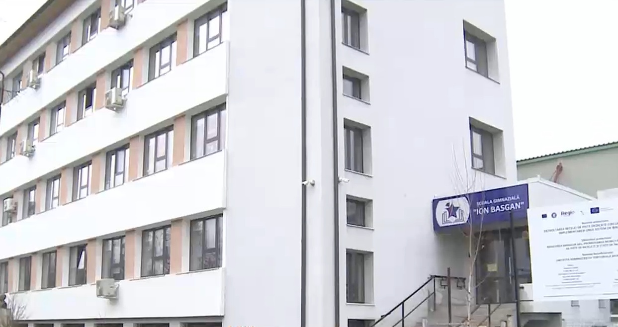 Eforturi pentru aducerea acasă a celor 28 de elevi blocați în Dubai. Tatăl unui copil: „Nici nu avem ce face, dacă ne credeți”