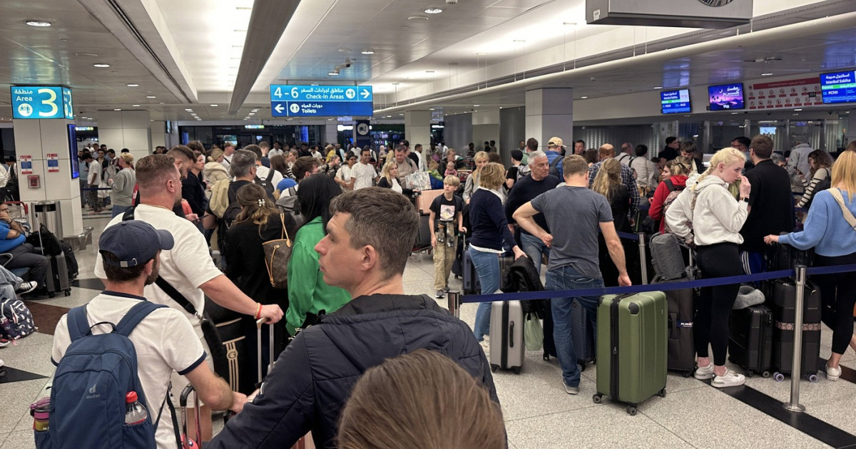 Activitatea pe aeroporturile din Dubai și Abu Dhabi s-a reluat parțial