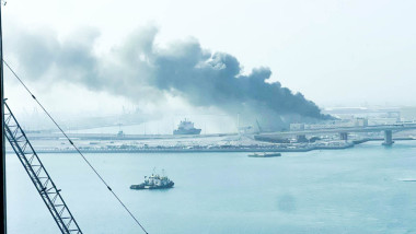 Incendiu la portul Bin Zayed din Abu Dhabi, în războiul SUA și Israelului împotriva Iranului.