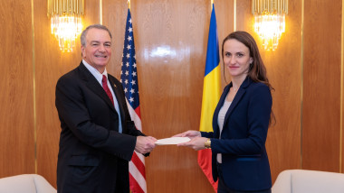 U.S.-Ambassador-Darryl-Nirenberg-and-Minister-of-Foreign-Affairs-Oana-Toiu-1