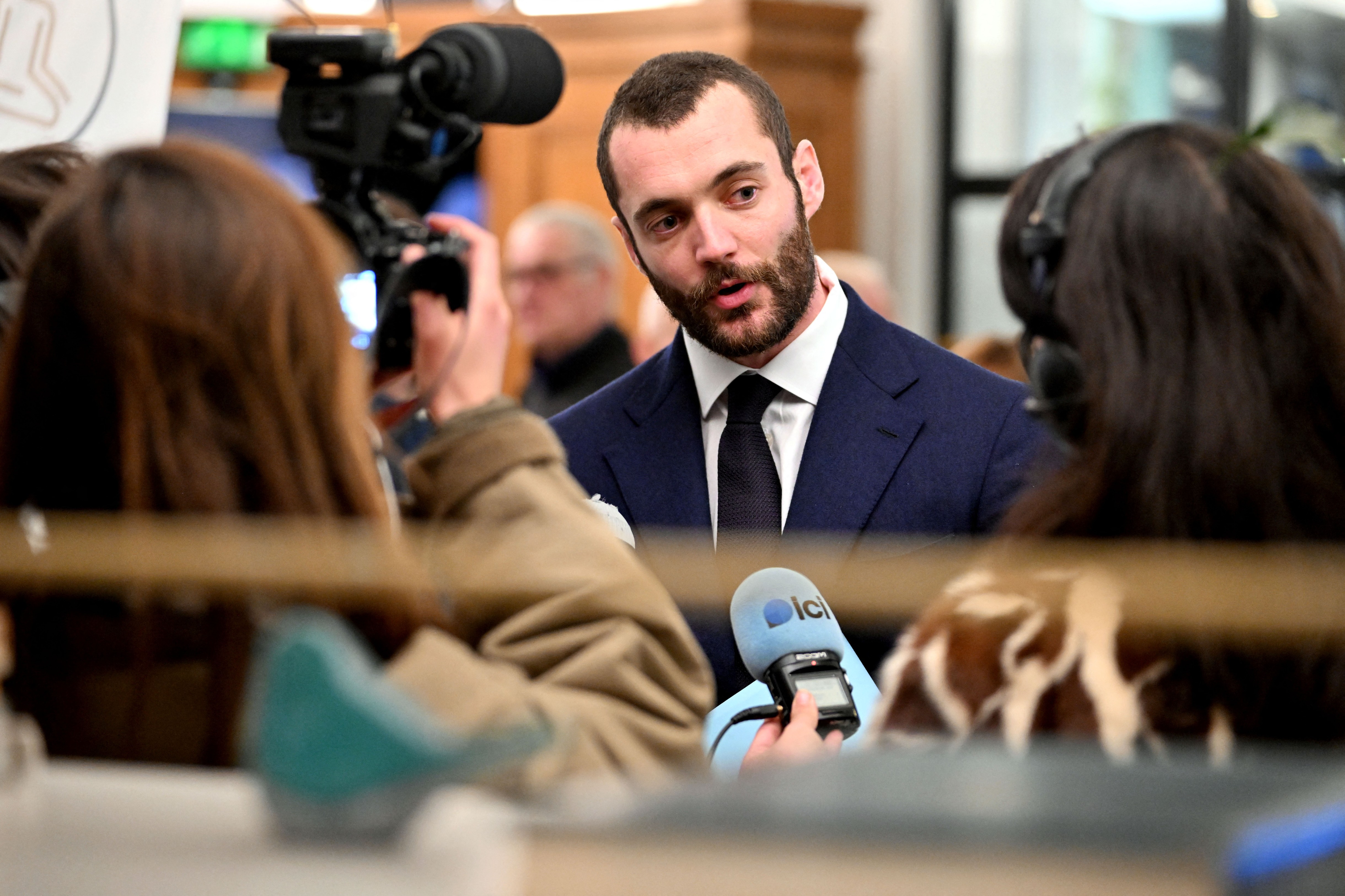 Celălalt Sarkozy. Cum încearcă Louis, fiul lui Nicolas, să-și copieze tatăl în politică: la 28 de ani vrea să fie primar în „paradis”