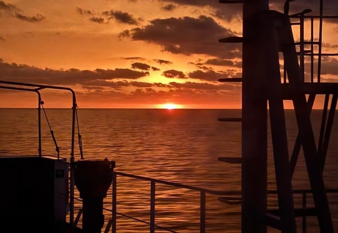 Un petrolier rusesc sancționat de Occident a explodat în Marea Mediterană. Ce se știe despre soarta echipajului