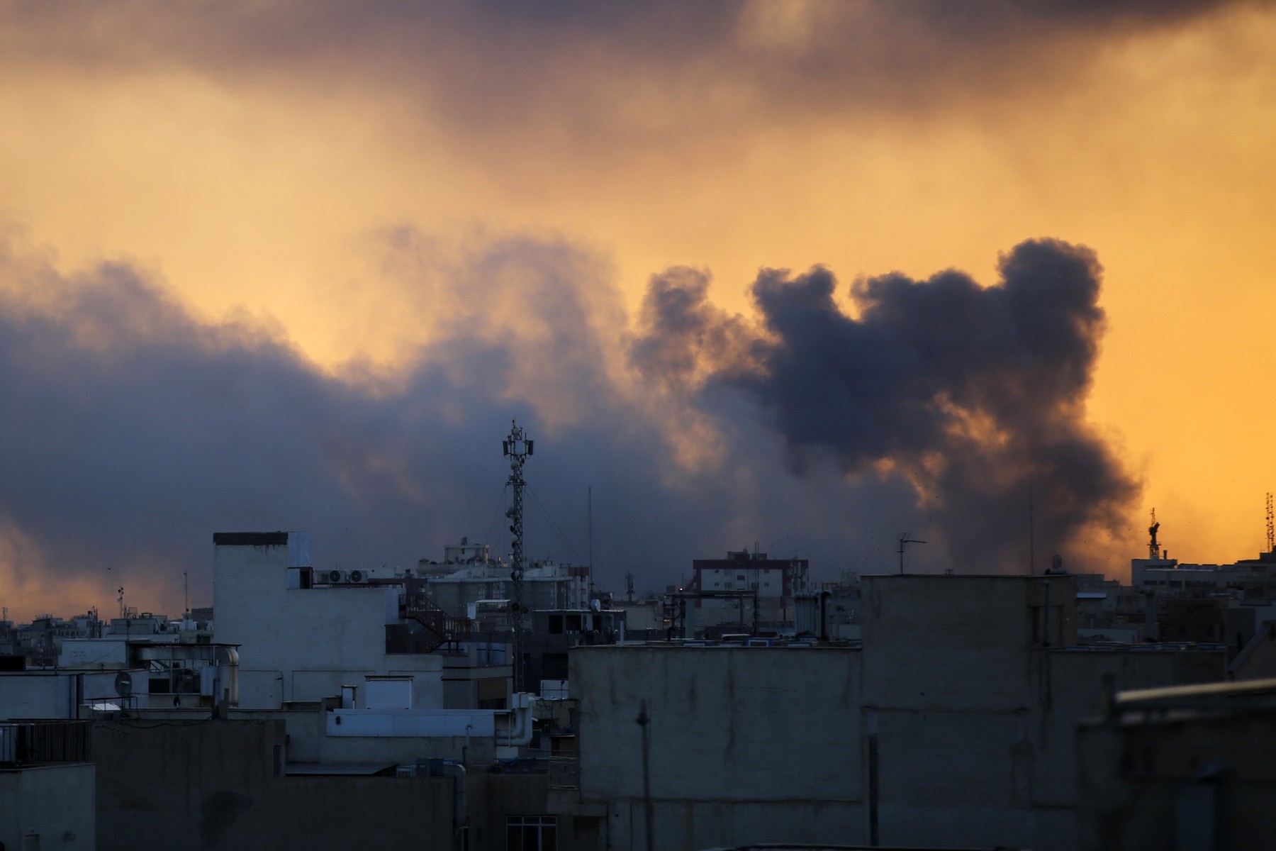 Israelul afirmă că a lovit un centru „secret” de dezvoltare a armelor nucleare în Iran