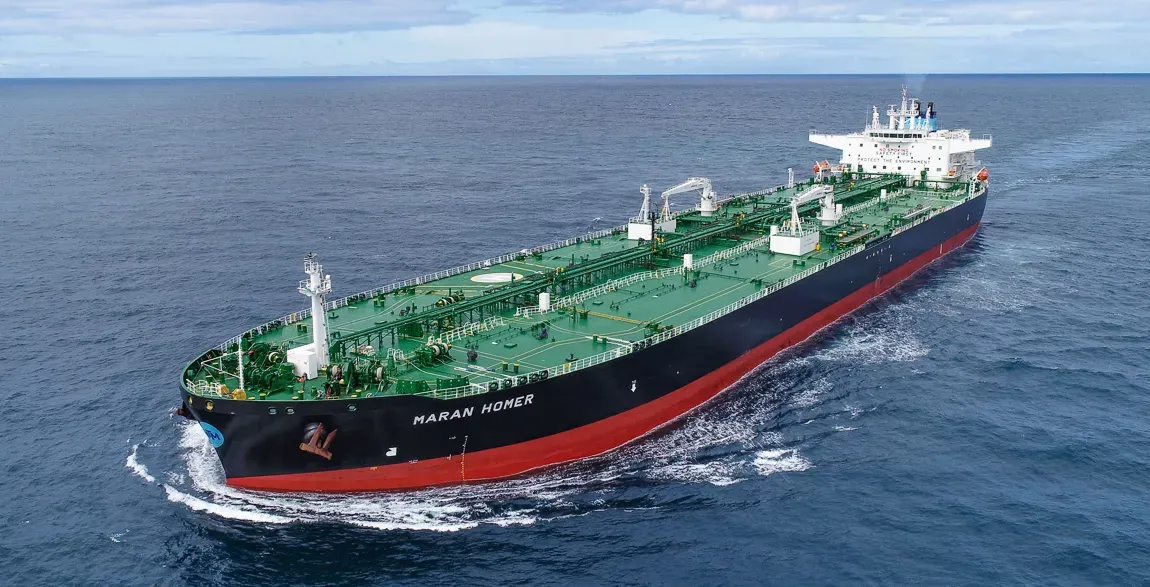 Un petrolier grec, cu un marinar român la bord, a fost lovit în Marea Neagră. Care este starea echipajului