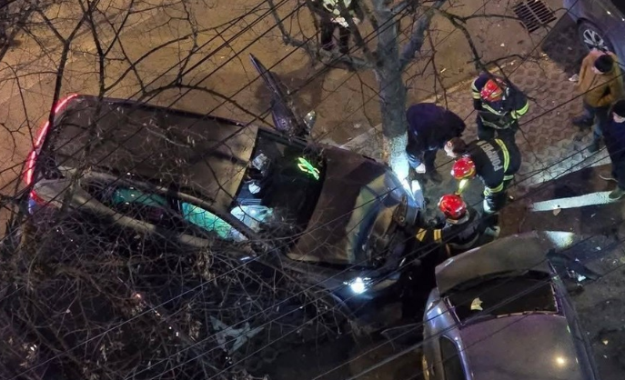 Un şofer beat, cu alcoolemie de peste 1 la mie, a provocat un accident pe un bulevard din Ploieşti, apoi a fugit