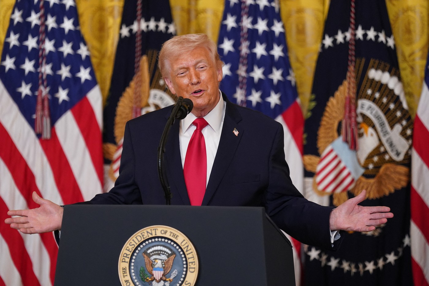 Trump spune că Iranul vrea să negocieze un armistiţiu. „S-ar putea să mai lovim de încă câteva ori, doar de dragul distracției”