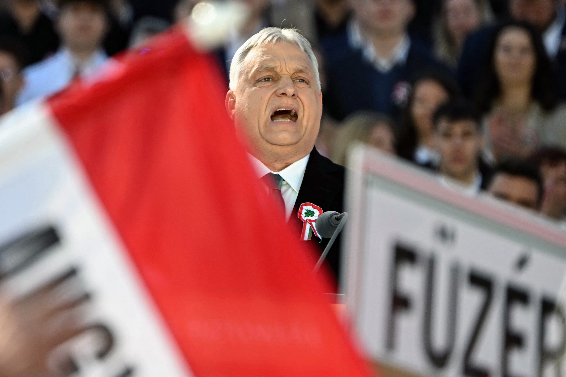 Viktor Orban, o nouă tiradă împotriva UE: „Vor să ia şi banii copiilor şi nepoţilor noştri, să ne reducă la sclavi ai datoriilor”