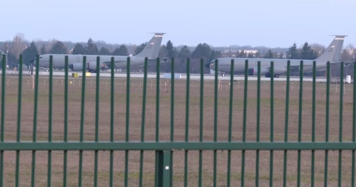 Ministrul Apărării: Avioanele militare americane sosite în România „nu au voie să plece cu încărcătură explozivă”