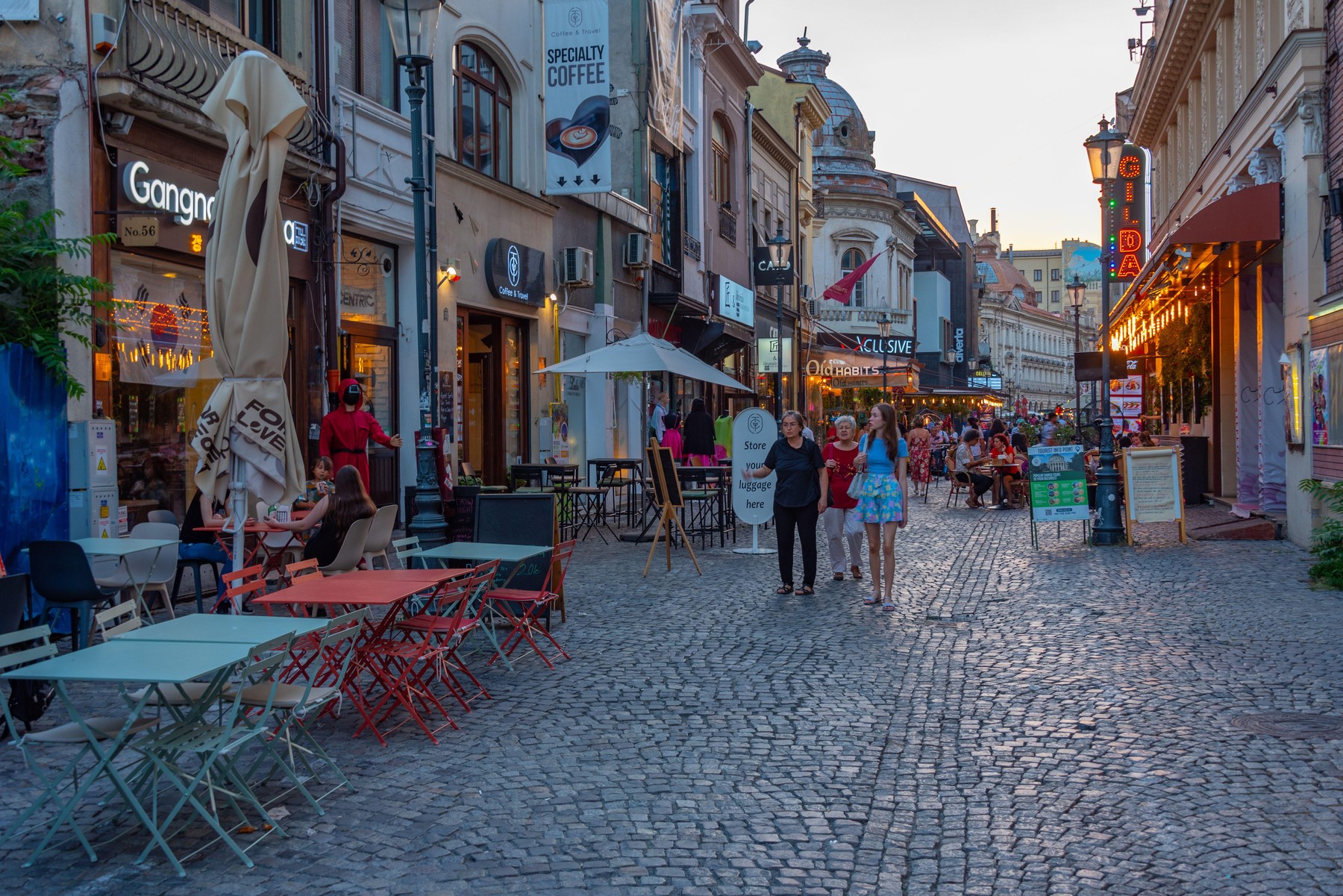 Cât costă o zi în București pentru un turist: transport, mâncare și distracție în Capitală