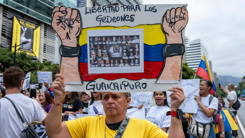 Women, activists, and relatives of political prisoners marched in Caracas on International Women's Day to demand an end to gender violence, better living conditions in Venezuela, and the release of more than 100 women imprisoned for political reasons in t