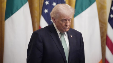 d trump privind in oamant