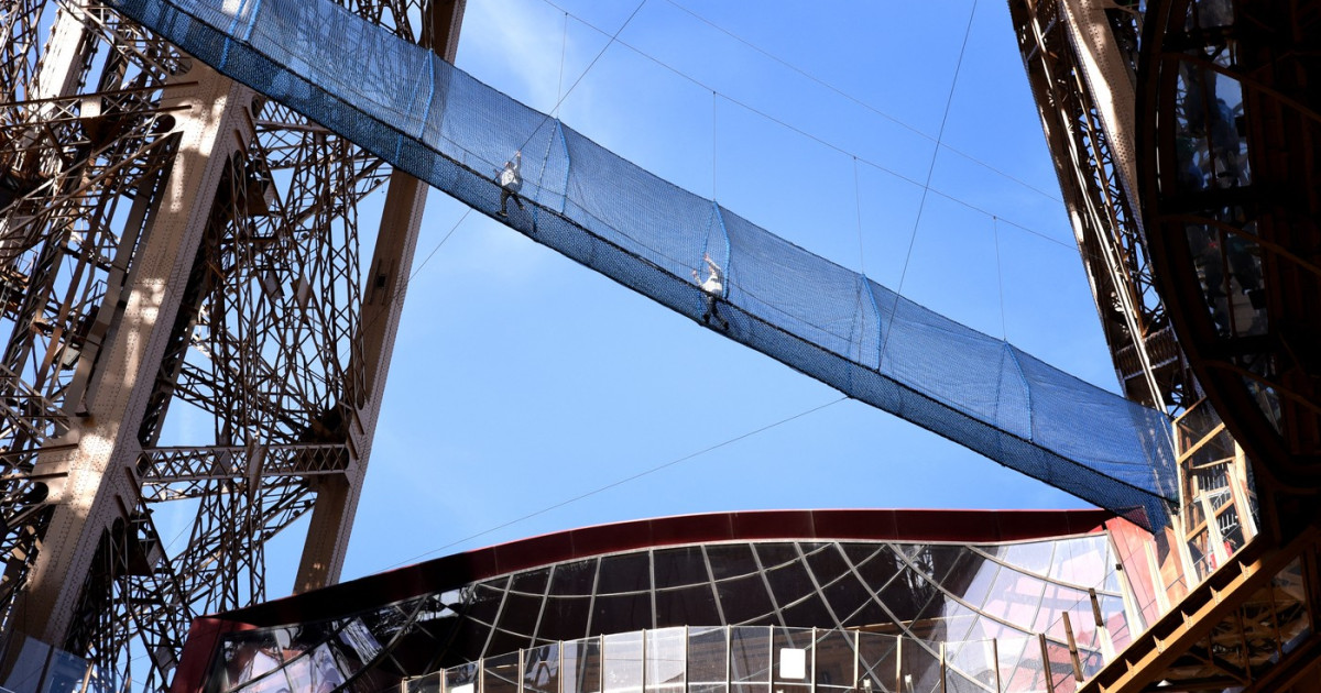 Turnul Eiffel deschide o nouă atracție vizitatori