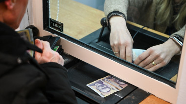 Plăți impozit martie 2026. Inquam Photos/ Alex Nicodim