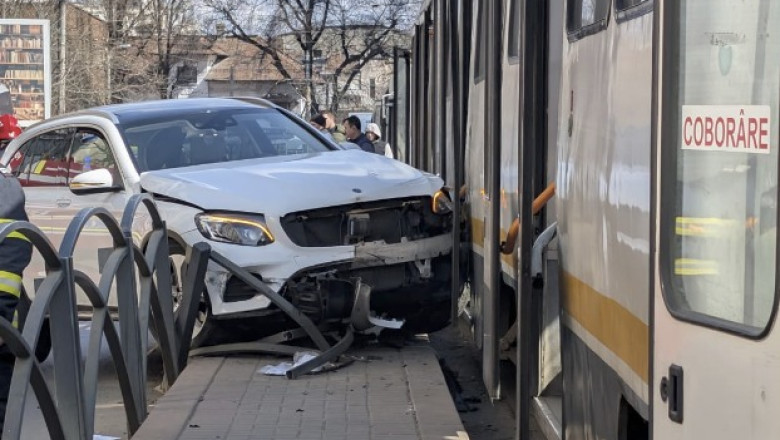 accident tramvai auto